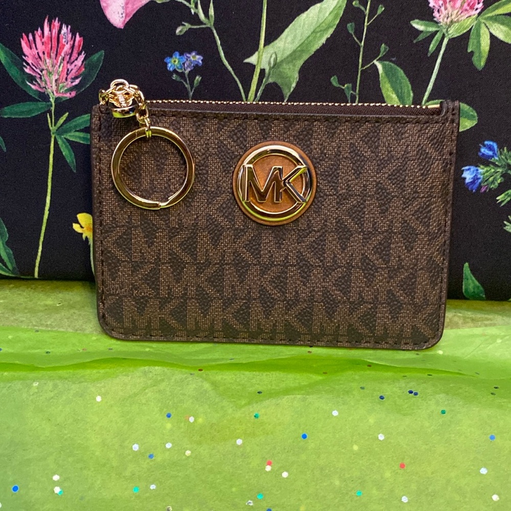 127 - NWOT Michael Kors Key/Card Case